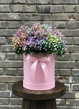 Цветочная композиция из Гипсофила и Розы в шляпной коробке в Куеда