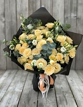 Букет цветов из:  Розы и Лизиантусы в Куеда