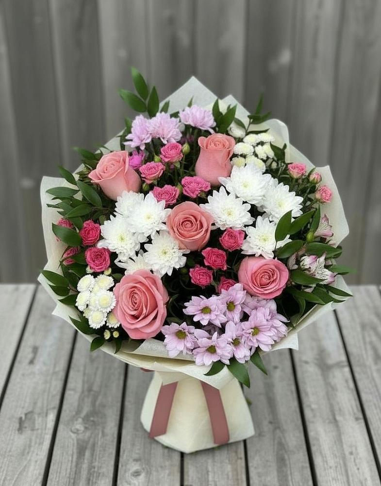 Букет цветов из: Альстромерии, Гвоздики, Розы и Хризантемы в Куеда