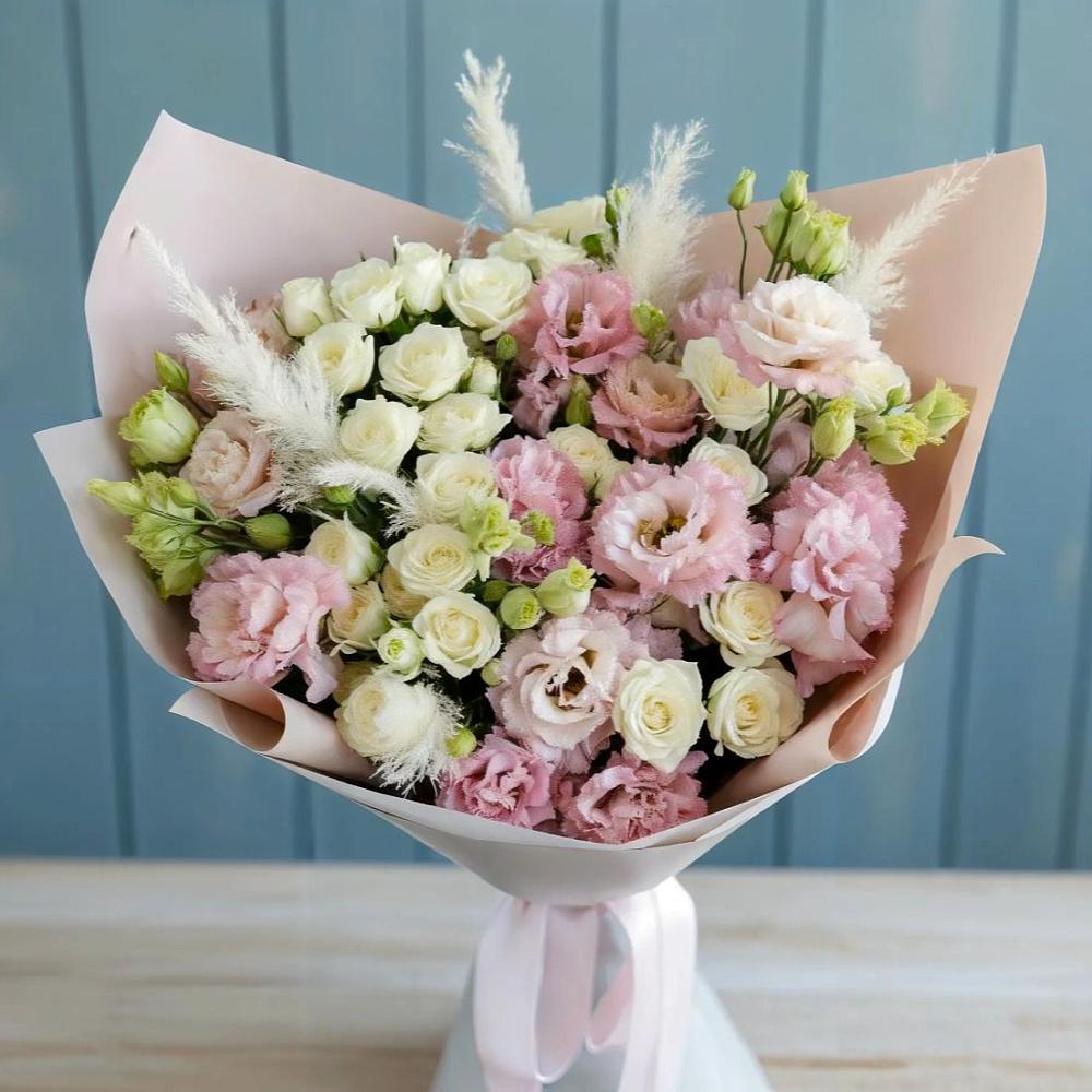 Букет цветов из: Альстромерии и Розы в Куеда