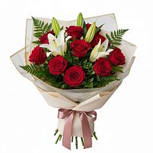 Букет цветов из:  Лилии и Розы в Куеда