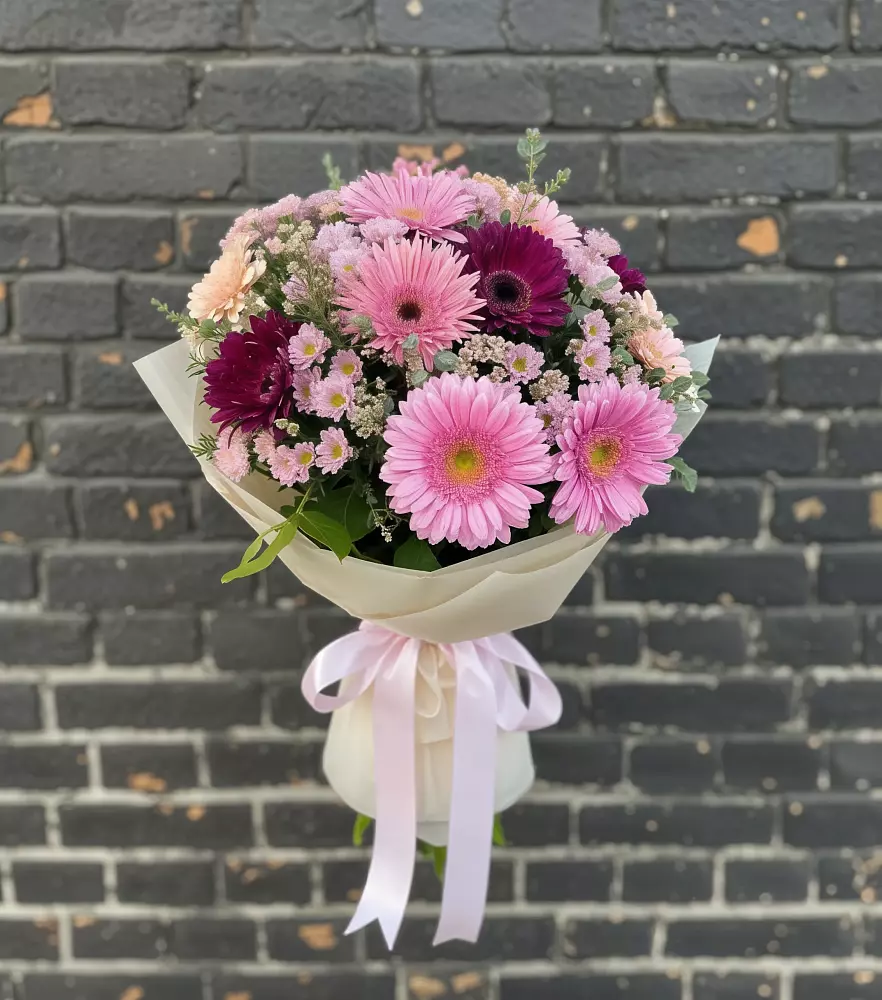 Букет цветов из: Герберы и Хризантемы в Куеда