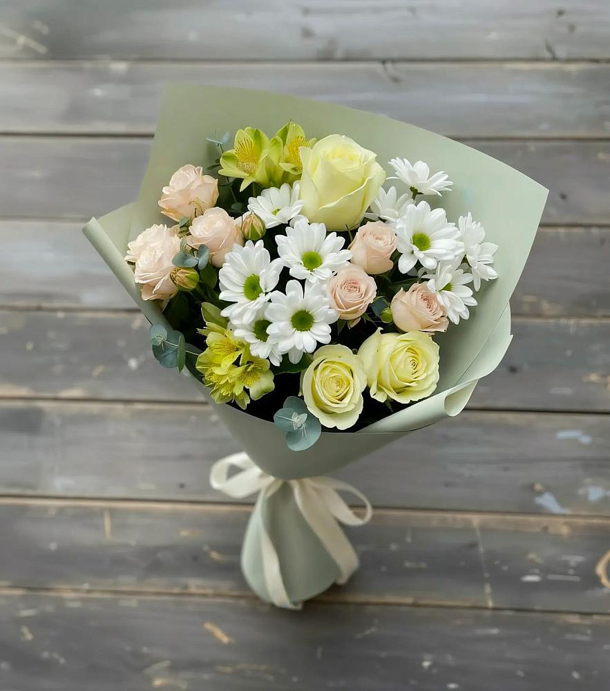 Букет цветов из: Альстромерии, Розы и Хризантемы в Куеда