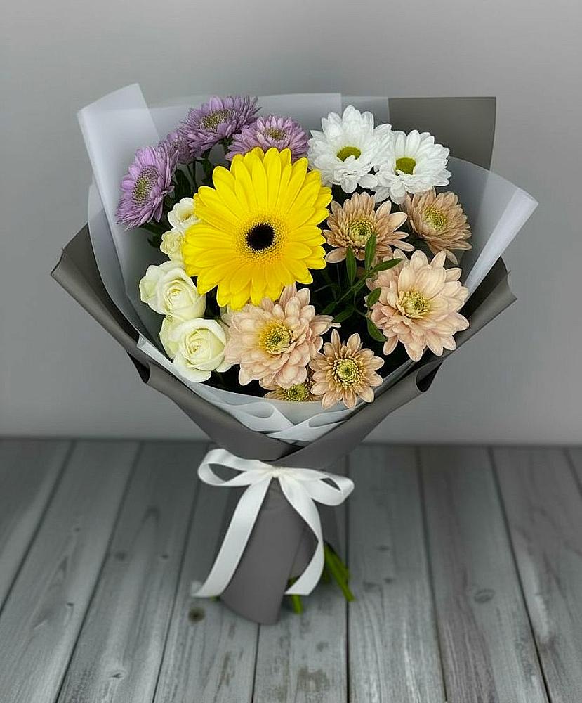 Букет цветов из: Розы, Герберы и Хризантемы в Куеда