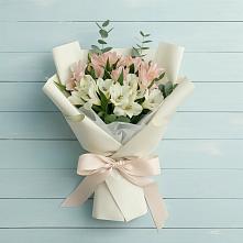 Букет цветов из:  Альстромерии в Куеда