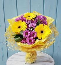 Букет цветов из:  Хризантемы и Герберы #REPLACE_PRED# Куеда