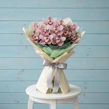 Букет цветов из:  Орхидеи и Розы в Куеда