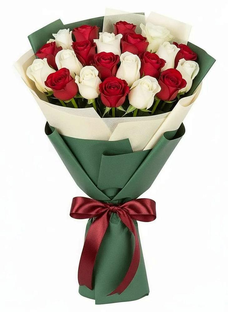 Букет Микс из красных и белых роз в Куеда