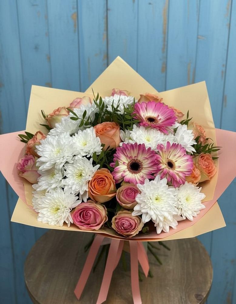 Букет цветов из: Розы, Герберы и Хризантемы в Куеда