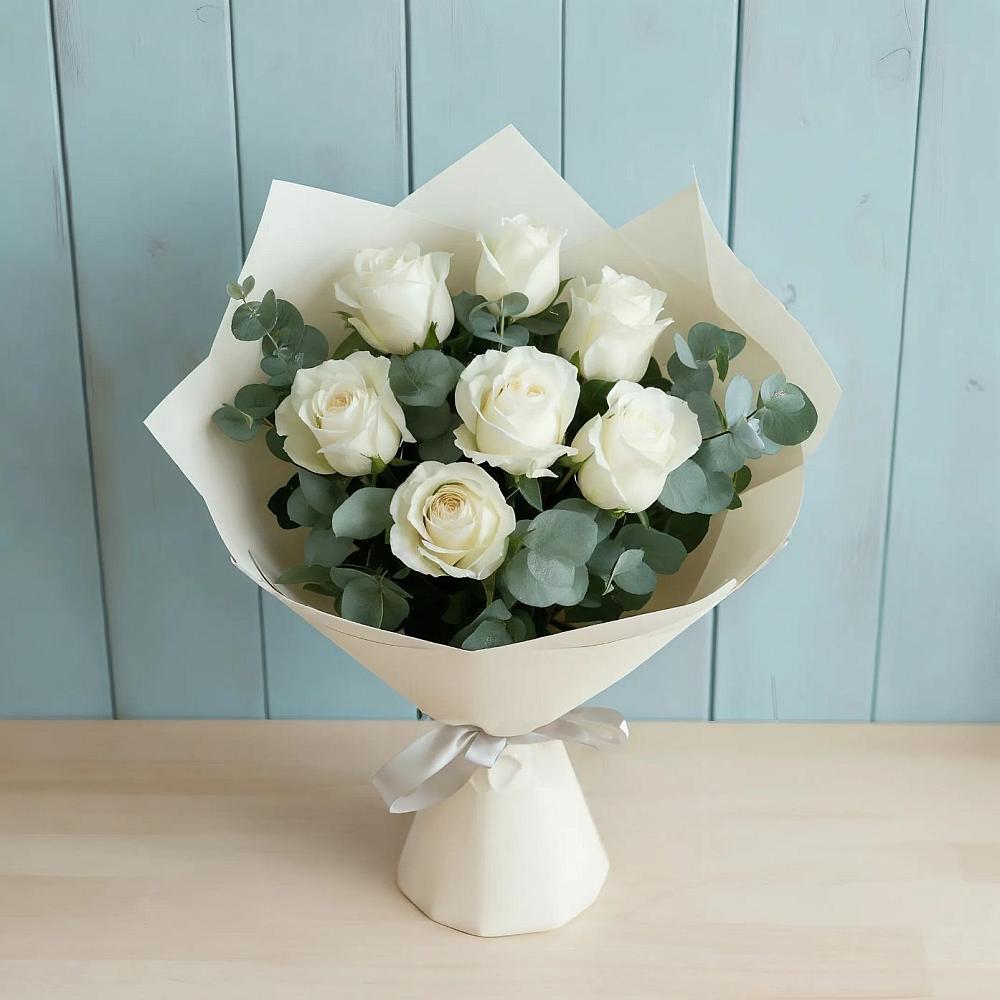 Букет Белые розы в Эвкалипте в Куеда