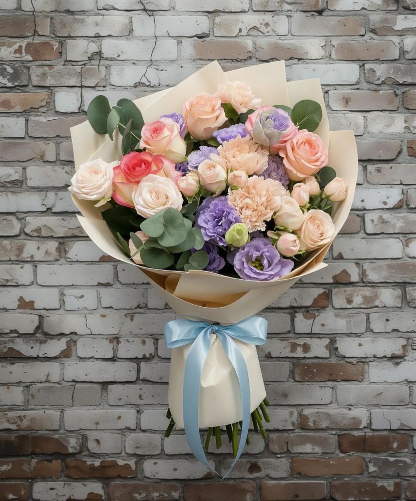 Букет цветов из: Розы, Лизиантусы и Гвоздики в Куеда