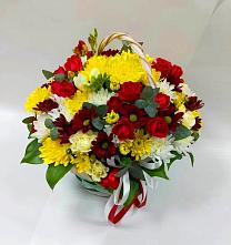 Цветочная композиция из Хризантемы и Розы в корзине в Куеда