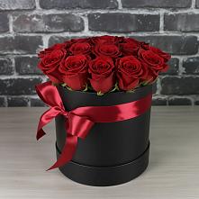 Цветочная композиция из Розы в шляпной коробке в Куеда