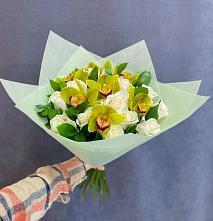Букет цветов из:  Орхидеи и Розы в Куеда